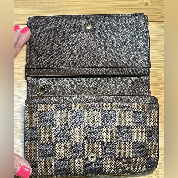 Louis Vuitton Damier Ebene Wallet - Picture 5 of 16